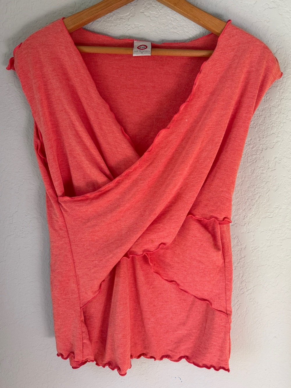 JW San Francisco Coral Faux Wrap Top M Lettuce Hem Nursing Friendly Y2K